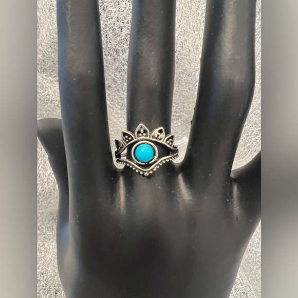 NEW: Elegant Vintage Stackable Style Finger Jewelry Decor - Picture 1 of 4